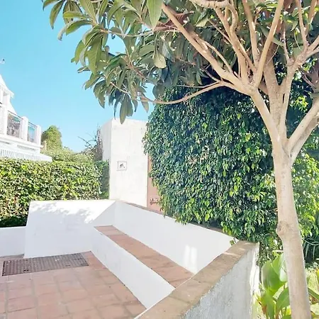 Entero Con Solarium En Sabinillas, Con Piscina Y Al Lado Del Puerto De La Duquesa *