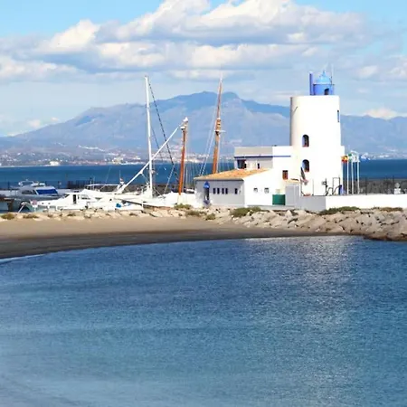 Entero Con Solarium En Sabinillas, Con Piscina Y Al Lado Del Puerto De La Duquesa *