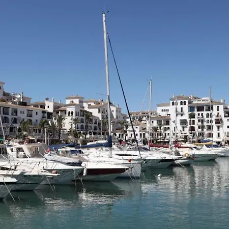 Entero Con Solarium En Sabinillas, Con Piscina Y Al Lado Del Puerto De La Duquesa Manilva