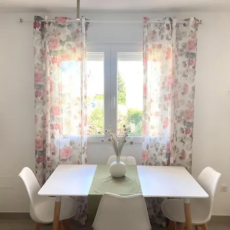 Apartment Entero Con Solarium En Sabinillas, Con Piscina Y Al Lado Del Puerto De La Duquesa *